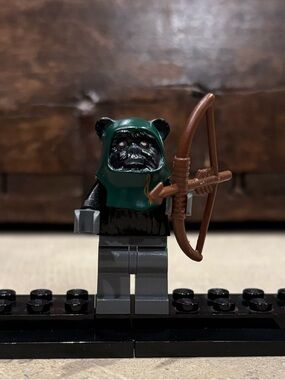 LEGO Star Wars Tokkat Ewok minifigure